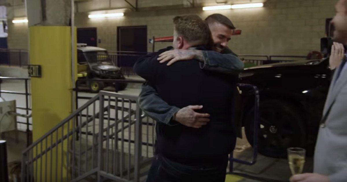 b3.png?fit=1024%2C538&ssl=1&strip=all - James Corden Pulls Off Hilariously Epic Statue Prank On David Beckham During Late Late Show