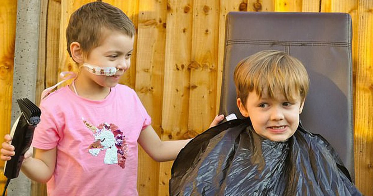 boy raises money best pal.jpg?resize=412,275 - Little Boy Shaves Off His Hair To Raise Money For His Best Friend With Rare Cancer