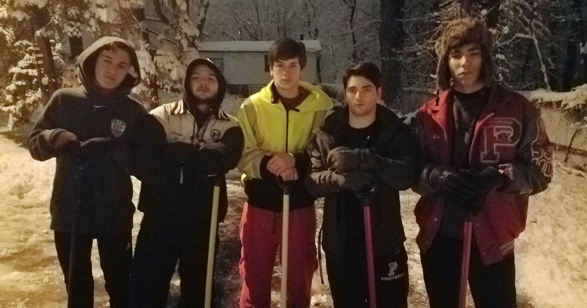 boys shovel driveaway.jpg?resize=412,232 - Young Boys Shovel Neighbour’s Driveway At 4:30 AM Who Needed To Get To Dialysis