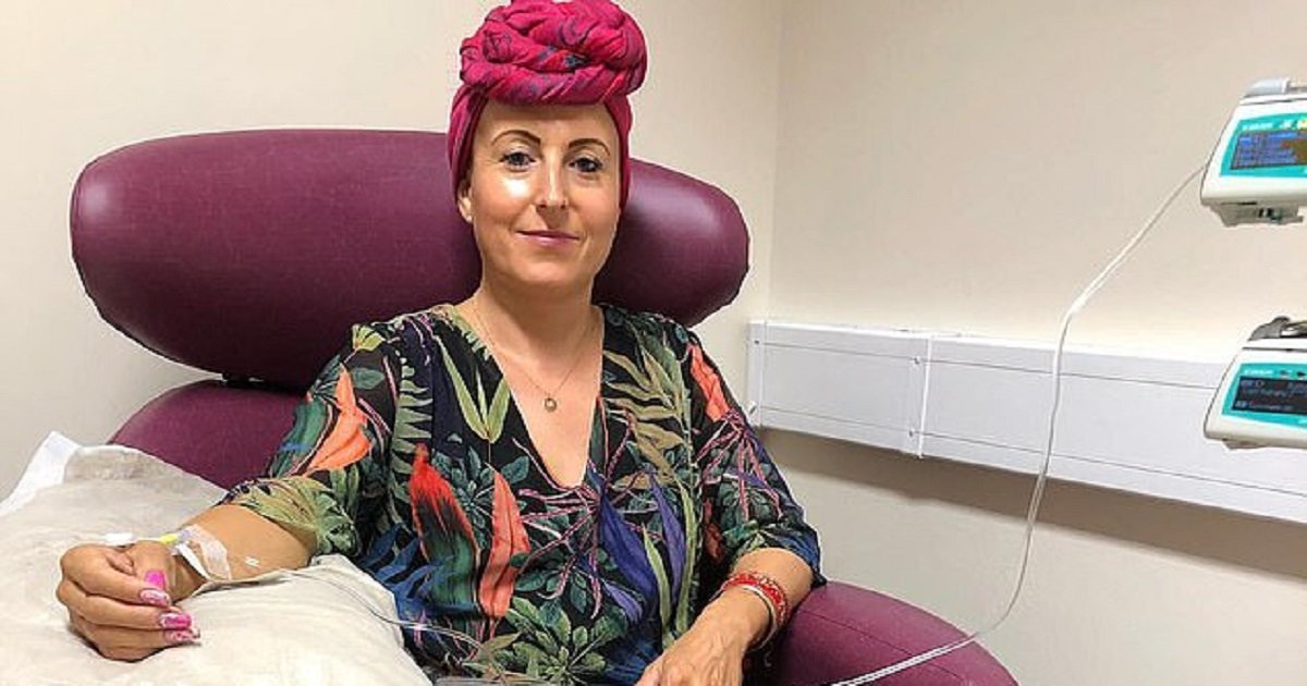 c3.jpg?resize=1200,630 - Woman Fights Cancer In Her Own Way By Dressing Up For Chemotherapy