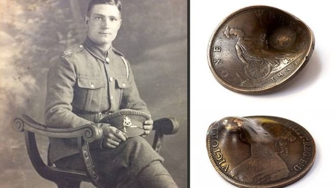 Le soldat John Trickett et sa pièce