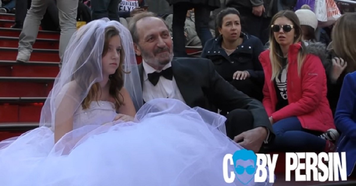 ec8db8eb84a4ec9dbc1.jpg?resize=1200,630 - 65세 노인과 결혼하는 '어린 소녀'를 본 시민들의 반응(영상)