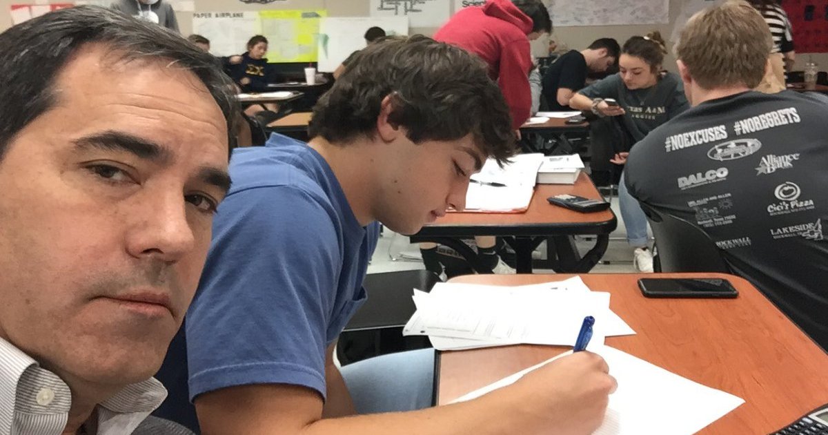 featured image 22.png?resize=412,232 - Dad Sits In Son's Class To Teach Him A Lesson After Getting Tired Of His Unruly Behavior At School
