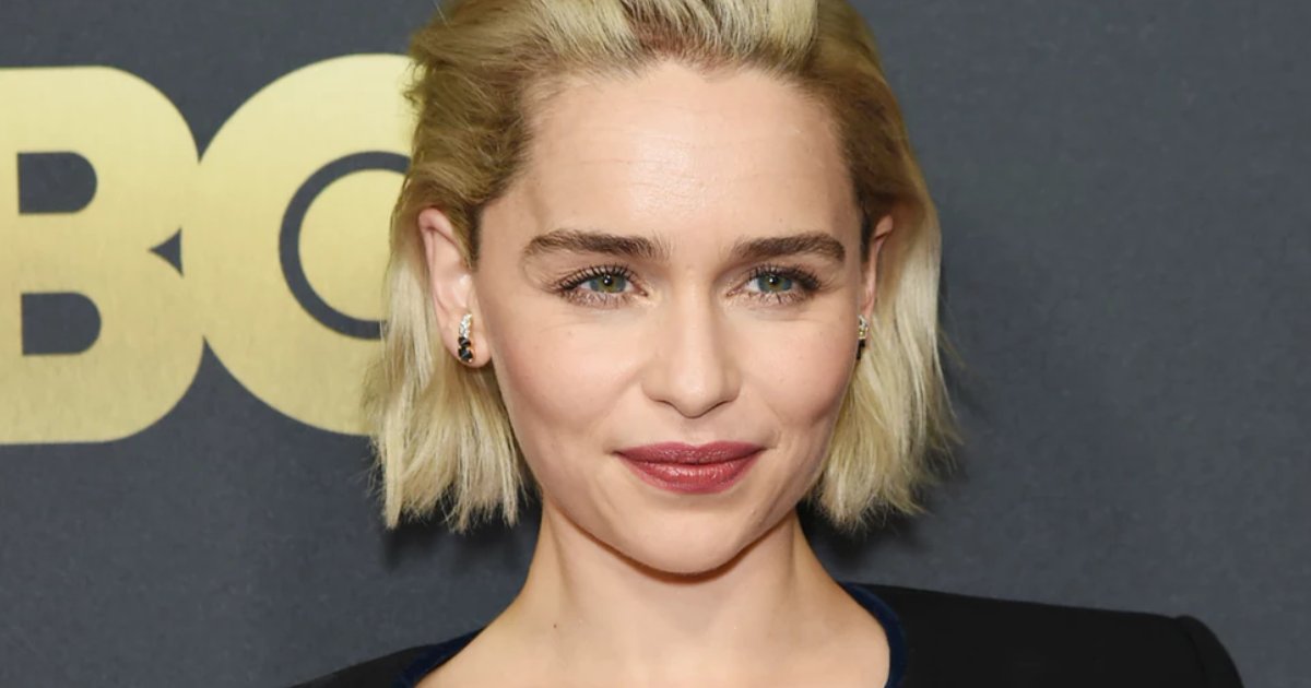 featured image 48.png?resize=412,232 - Emilia Clarke Reveals She Suffered 2 Life-Threatening Brain Aneurysms While Filming GOT