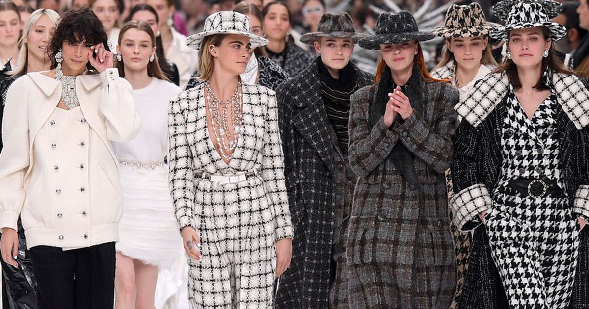 karl lagerfelds final collection honoured with spectacular alpine themed paris fashion week presentation.jpg?resize=1200,630 - Karl Lagerfeld's Final Collection Honored With Spectacular Alpine-themed Paris Fashion Week Presentation