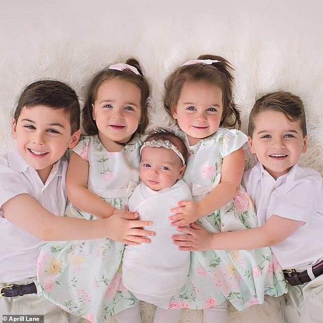 Après des années à lutter pour concevoir, Aprill et Brian sont maintenant les fiers parents de cinq enfants, Miles, Marlee, Juliette, Josie et Mark (de gauche à droite).