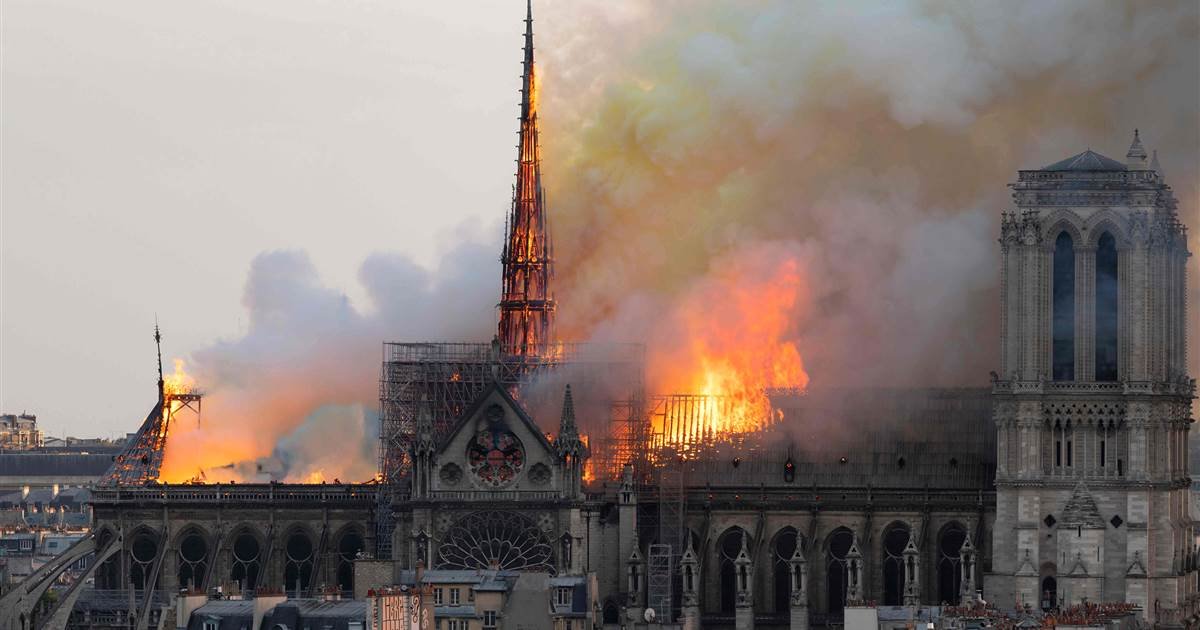 a 12.jpg?resize=412,275 - Notre Dame CANNOT Be Rebuilt The Same Way Because France No Longer Has Trees Big Enough