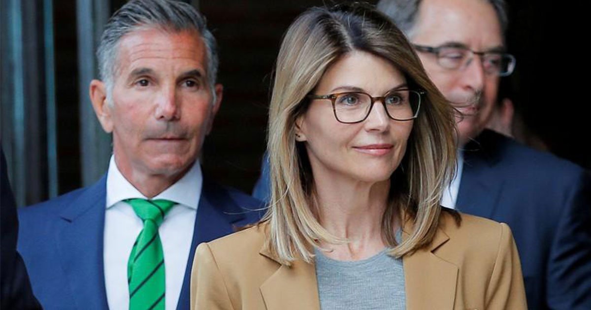 lori loughlin and her husband are now facing 40 years in prison for allegedly bribing officials in college admission scandal.jpg?resize=1200,630 - Lori Loughlin And Her Husband Are Now Facing 40 Years In Prison For Allegedly Bribing Officials In College Admission Scandal