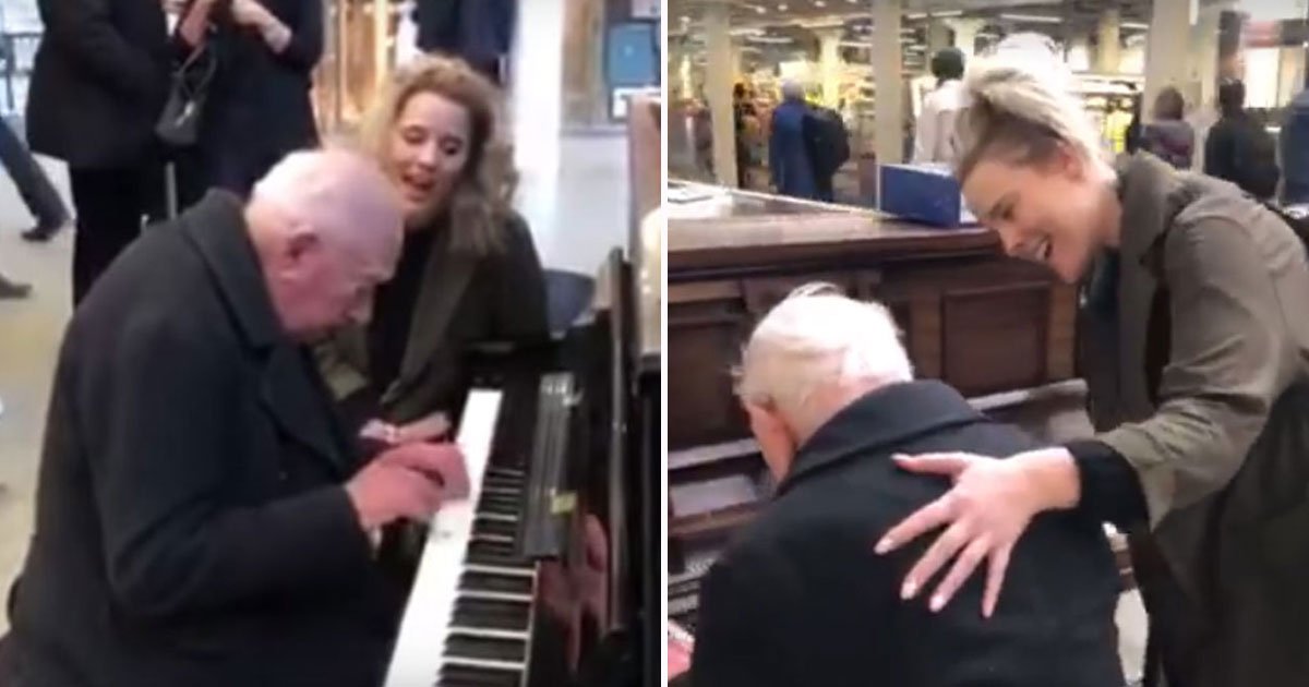 man plays piano alone.jpg?resize=1200,630 - Un homme de 91 ans qui jouait du piano seul dans une gare de trains a été rejoint par une femme qui a fait sa journée