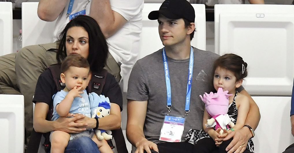 mila kunis and ashton kutchers children wont get trust funds 1024x683 e1555909209327.jpg?resize=412,232 - Mira los hijos de estas 10 famosas bellezas (la hija de Mila Kunis es simplemente encantadora)