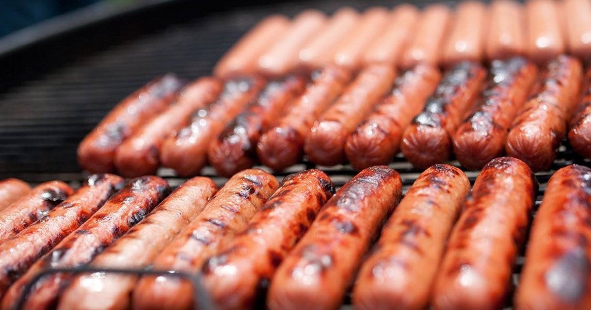 s 99.jpg?resize=1200,630 - La ville de New York va interdire les hot-dogs et autres viandes transformées pour faire face au changement climatique