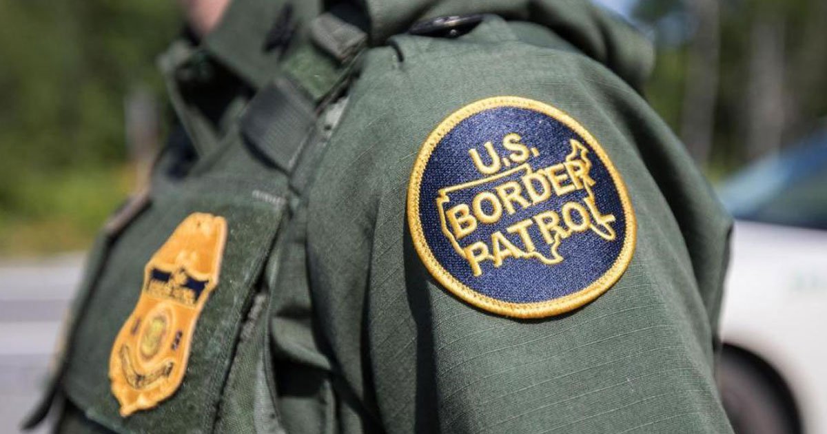 us patrol agents.jpg?resize=412,275 - Students - Who Protested U.S. Border Patrol Agents - Are Going To Face Criminal Charges For Harassing Them