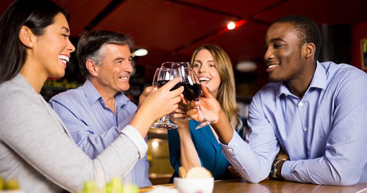 wine mental health.jpg?resize=1200,630 - Une nouvelle étude révèle que les personnes qui boivent un verre de vin par jour risquent moins d'être déprimées