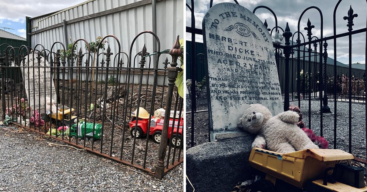 y2 19.png?resize=1200,630 - On découvre des jouets laissés mystérieusement sur la tombe d'un enfant de 2 ans, mort depuis plus de 100 ans