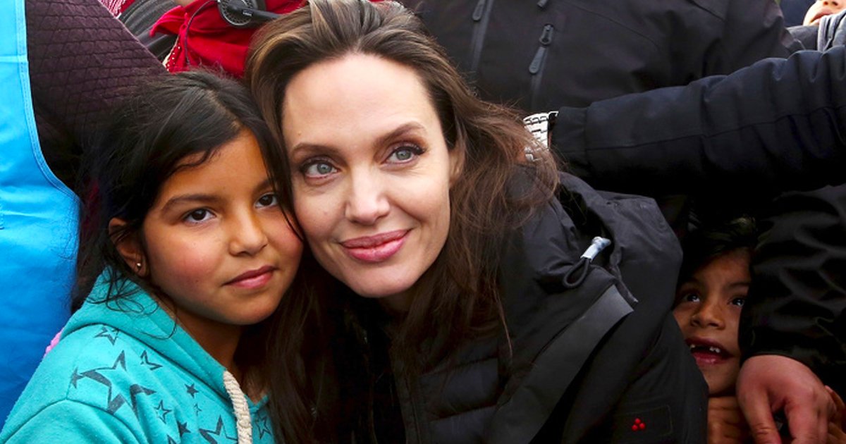 1 243.jpg?resize=1200,630 - La vida de Angelina Jolie antes de tener hijos y por qué ahora ya casi no la vemos en el cine