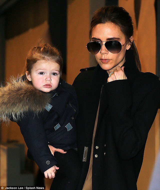 Resultado de imagen de victoria beckham daughter fashion show