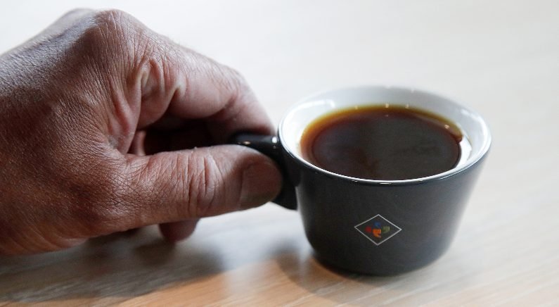 “기존 커피와는 완전히 다른 충격적인 맛”이라는 한 잔에 9만원짜리 커피