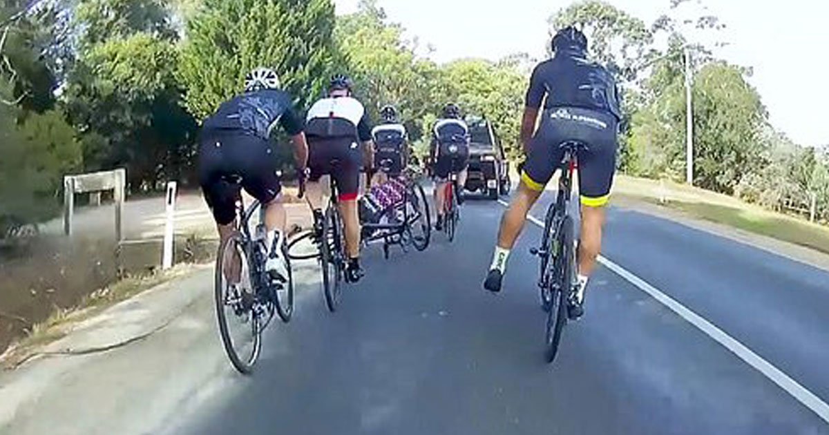 cyclists slam driver brake checking.jpg?resize=1200,630 - Les internautes sont divisés après qu'un conducteur fasse tomber un groupe de cyclistes