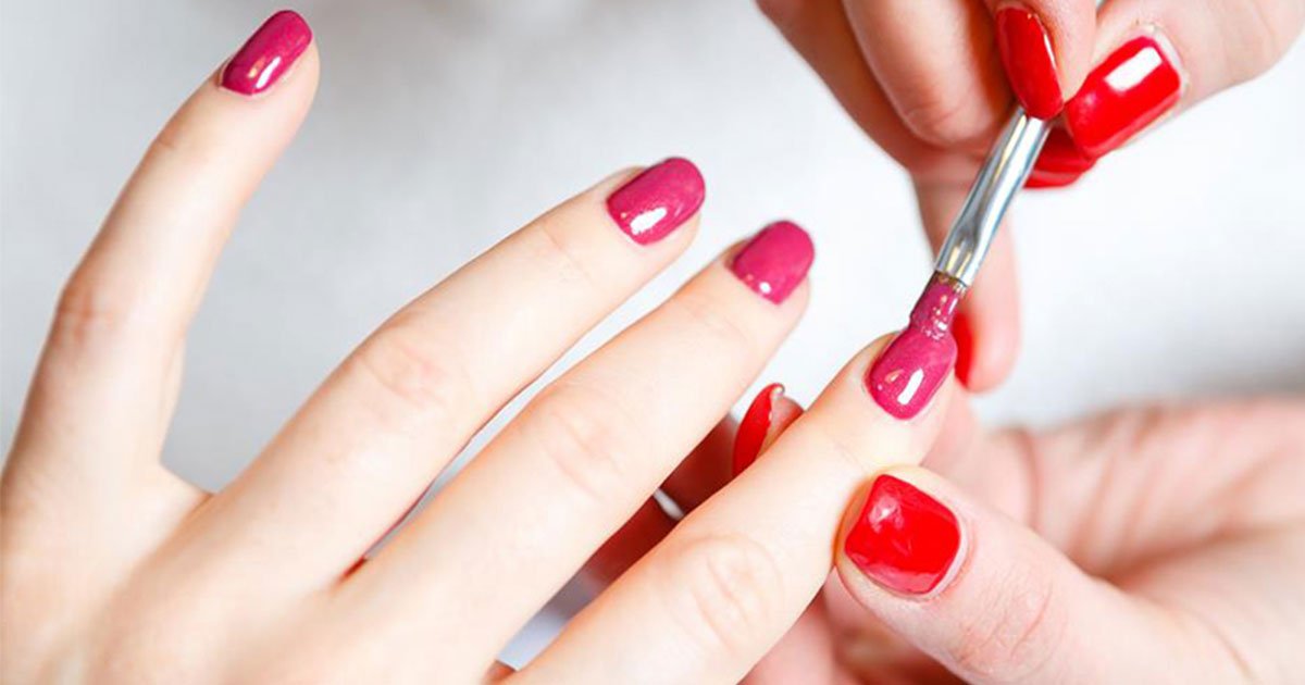 dermatologist suggested to protect yourself from skin cancer caused by gel manicure.jpg?resize=1200,630 - Le vernis à ongle en gel peut causer le cancer de la peau