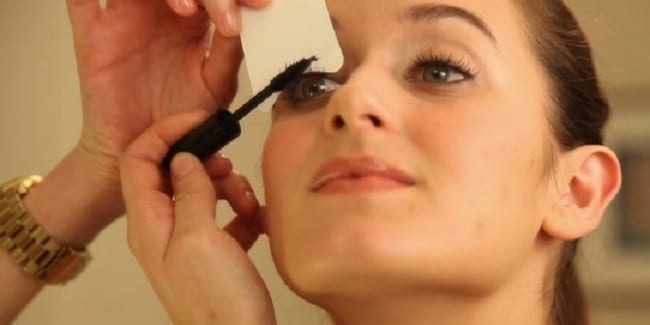 mascara e1558796528733.jpg?resize=412,275 - 55 Secret Beauty Hacks From Makeup And Hair Pros