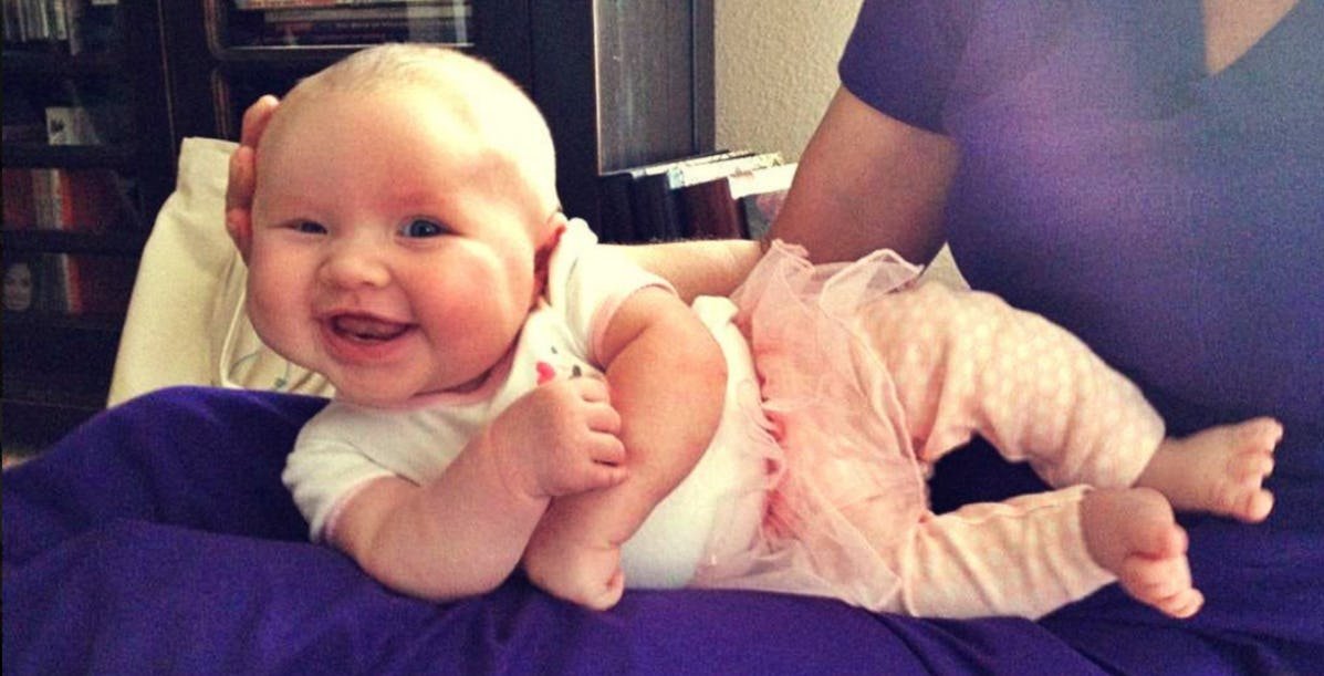 overfeed baby.jpeg?fit=1024%2C523&ssl=1&strip=all - 15+ Easily Missed Signs That Show Mom Is Overfeeding The Baby