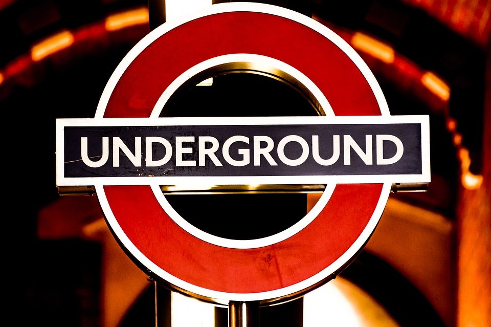 pixabay.jpg?resize=1200,630 - LONDRES : Le métro bannit les publicités de onze pays homophobes