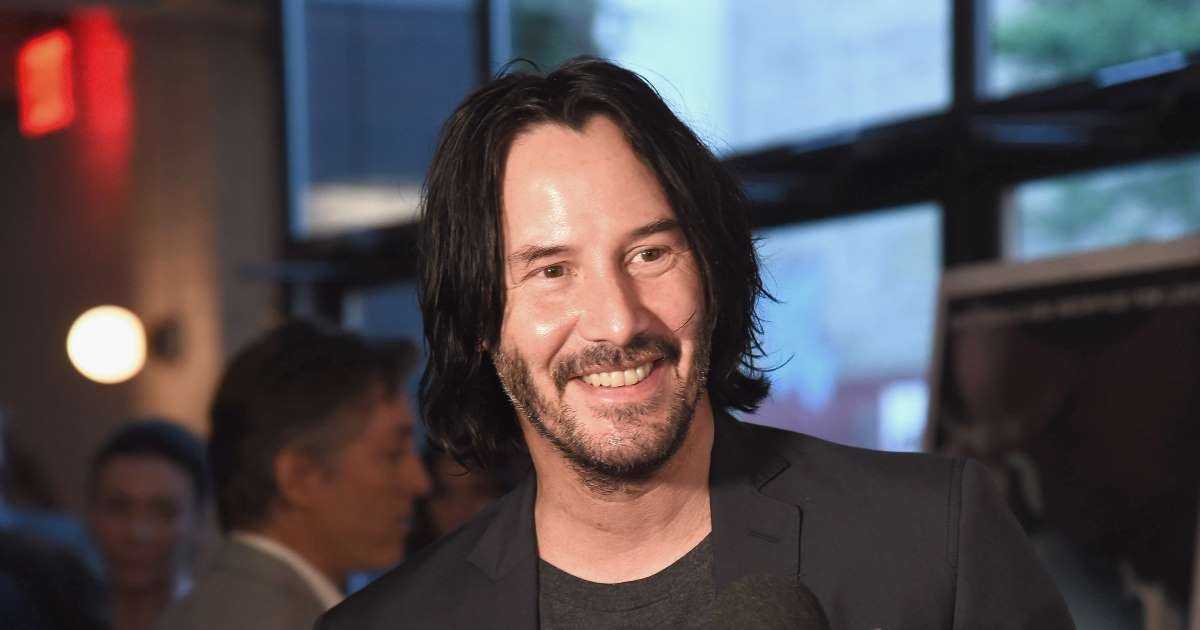 s 5.jpg?resize=412,275 - Keanu Reeves Bought An Ice Cream Cone Just To Give His Autograph To A Fan