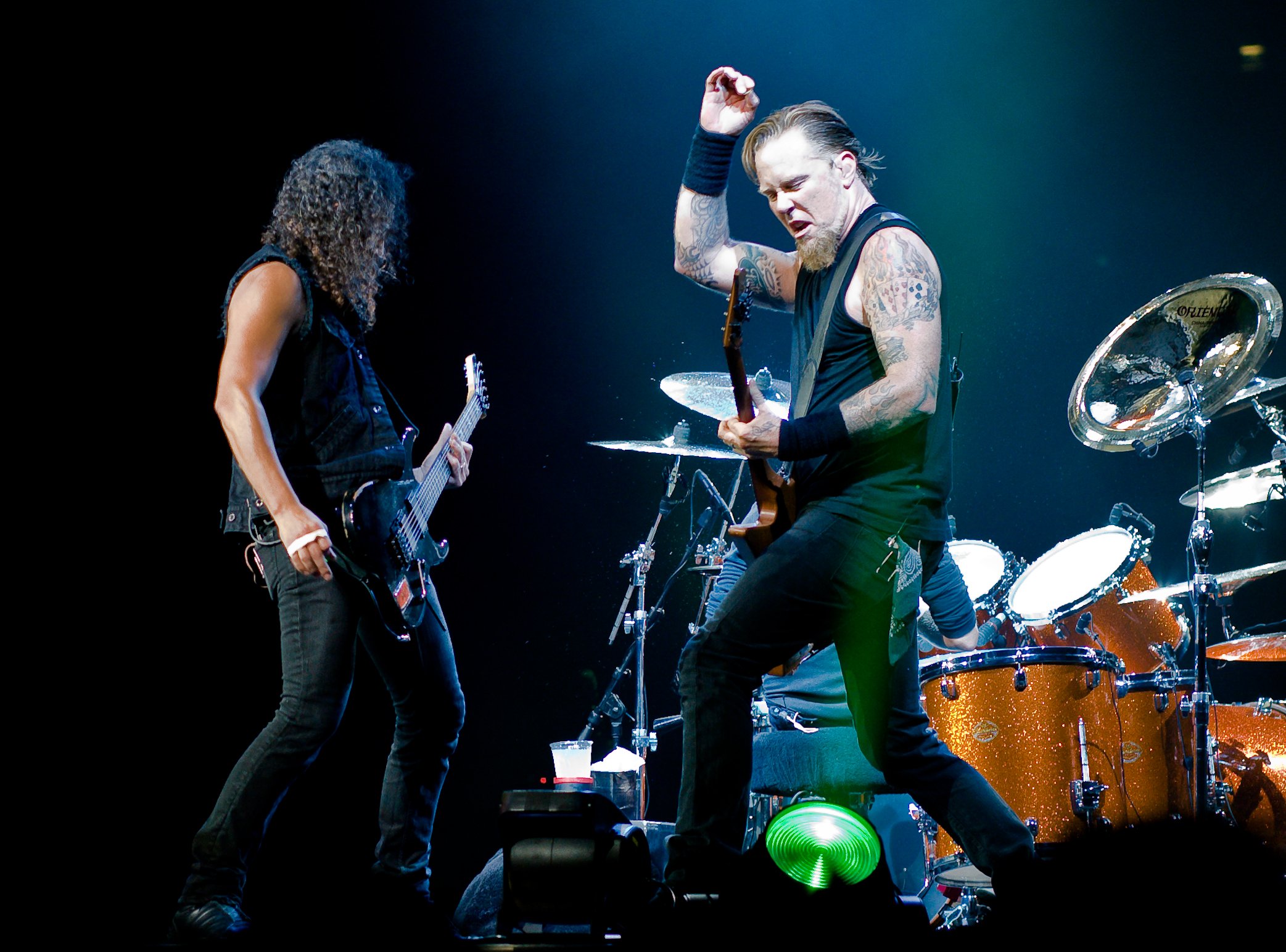 wikipedia.jpg?resize=412,232 - Hommage : Metallica interprète « Ma gueule » de Johnny