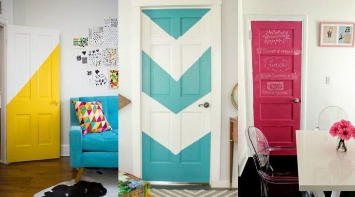 Puerta decorada de una habitación colorida