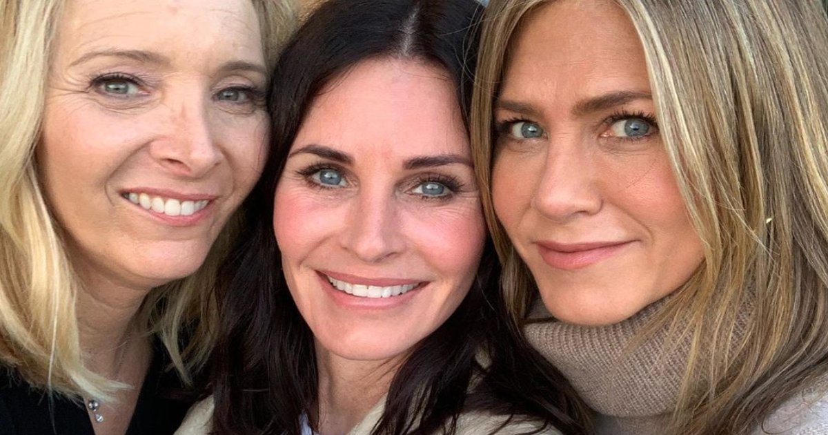 featured image 41.png?resize=412,275 - Courtney Cox Reunited With Friends Co-Stars To Celebrate Her 55th Birthday