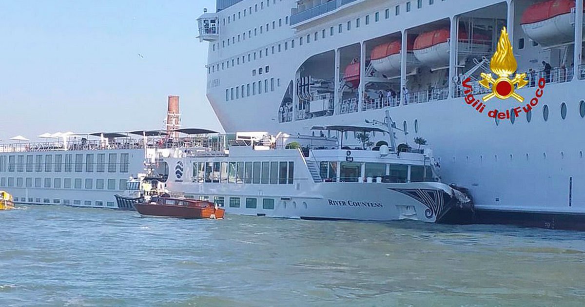 ship collides boat venice.jpg?resize=412,232 - Cruise Ship Collided With A Tourist Boat In Venice And Left Five People Injured
