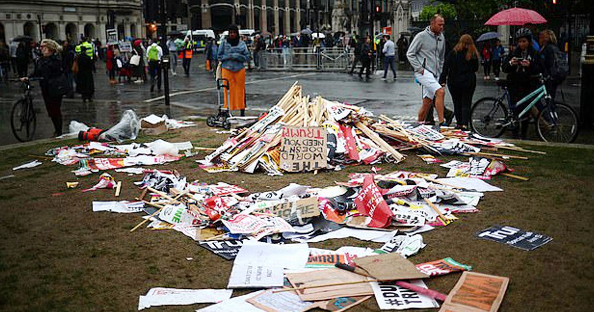 trump protest london.jpg?resize=412,275 - Protesters Left Behind Litter After Protesting Against Donald Trump In London