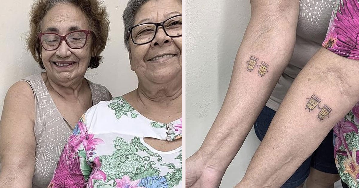 untitled 1 27.jpg?resize=1200,630 - Deux femmes ont célébré leurs 30 ans d'amitié en se faisant faire le même tatouage