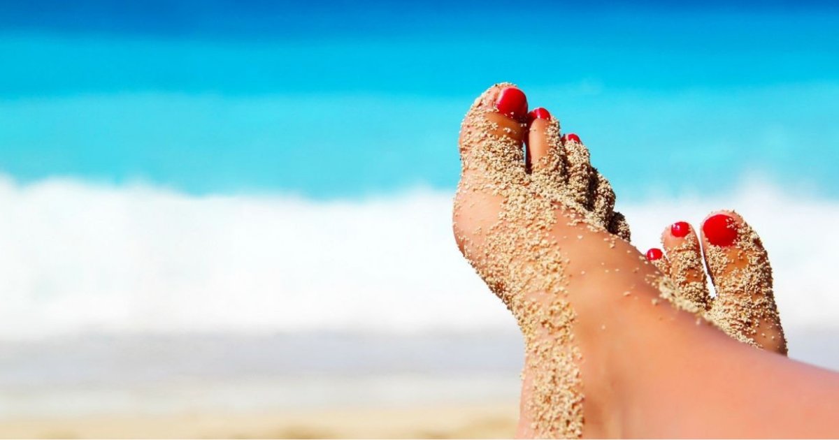 y1 19.png?resize=1200,630 - Here Are Some Tips to Get Sand Off Your Toes Within A Minute