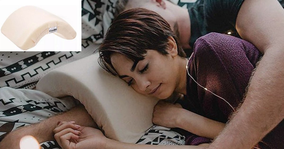 y1 4.png?resize=1200,630 - Genius Pillow That Is Made To Prevent Your Arm From Going Numb While Spooning