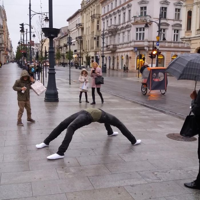 Mannequins-Ville-Rue-Art-Installation-Trolling-Sculpteur-Artiste-Mark-Jenkins