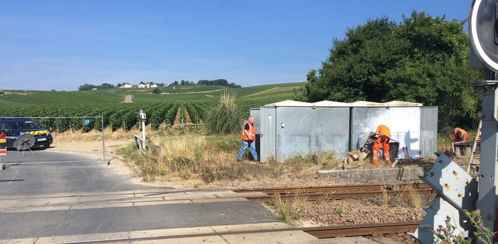 accident train.jpg?resize=412,275 - Dans la Marne, un Train et une voiture sont entrés en collision. Bilan: 4 morts dont 3 enfants...