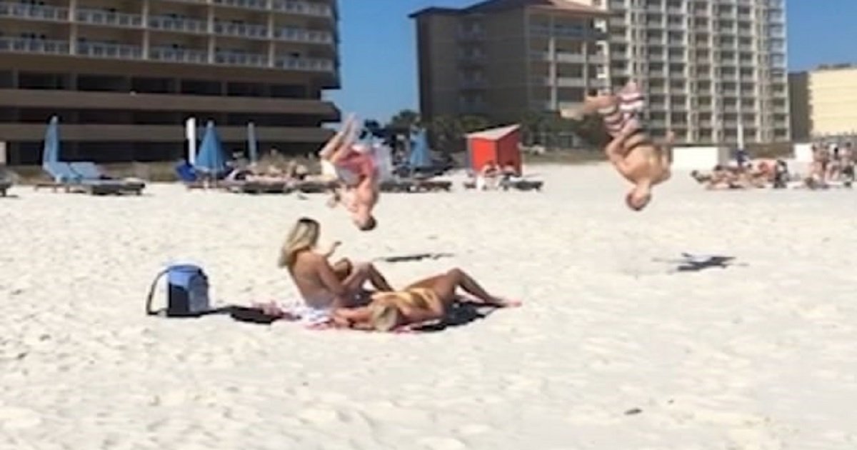 b3 13.jpg?resize=412,275 - Two Friends Tried To Get The Attention Of Two Women By Doing Synchronized Back Flips