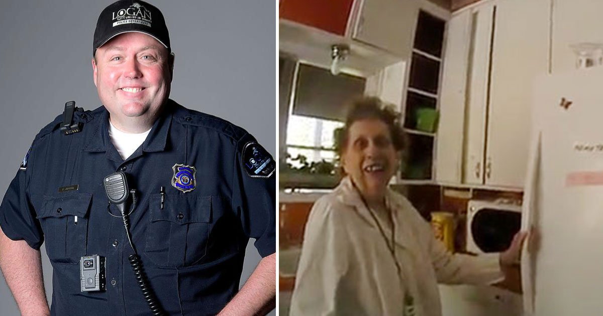 cop sings for old woman.jpg?resize=1200,630 - Police Officer Sang "You Are My Sunshine" For An Elderly Woman After Fixing Her Microwave