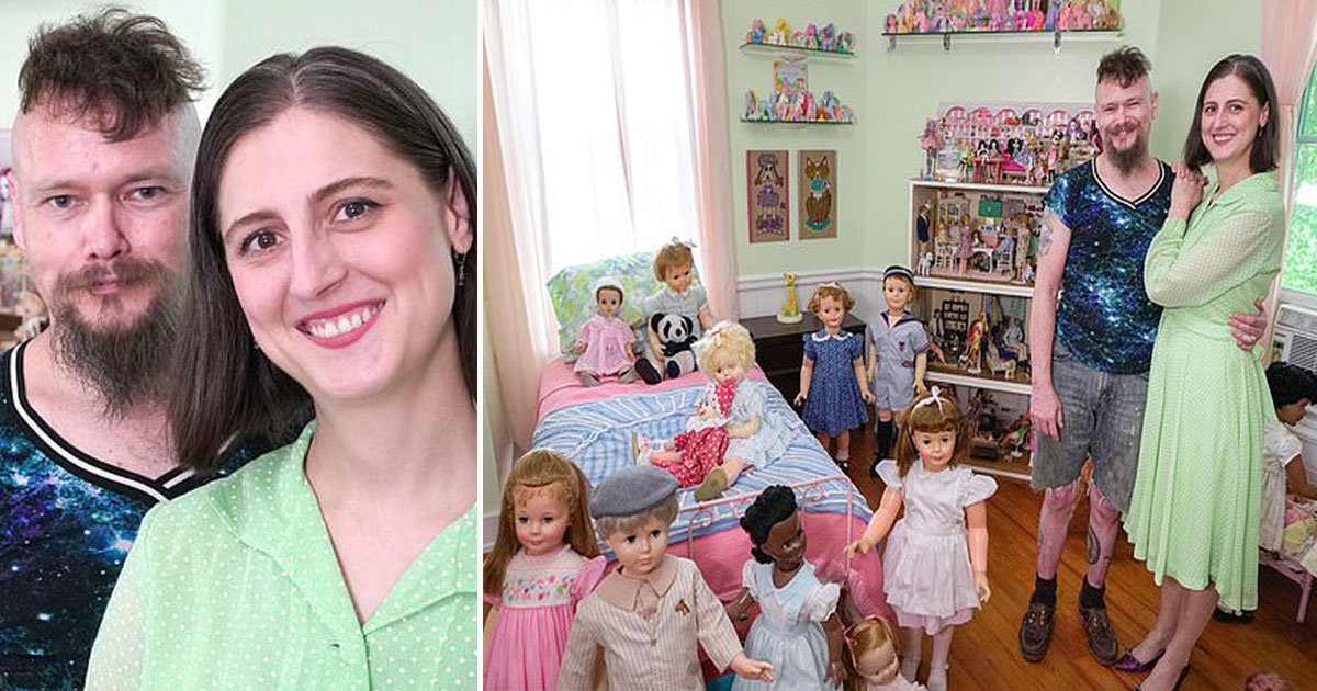 couple 200 dolls.jpg?resize=412,275 - Couple Live With Their More Than 200 'Plastic Children'