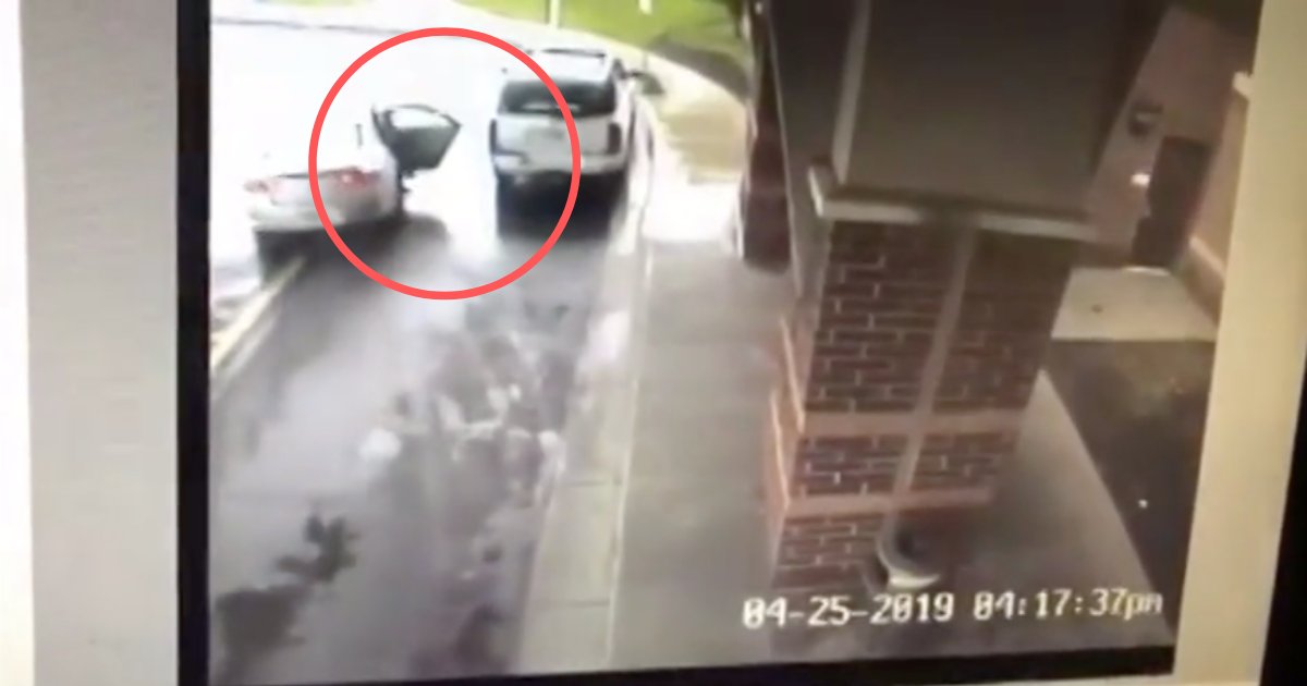 d3 9.png?resize=412,275 - An 8-Year-Old Brother Saves His Sister from Being Kidnapped