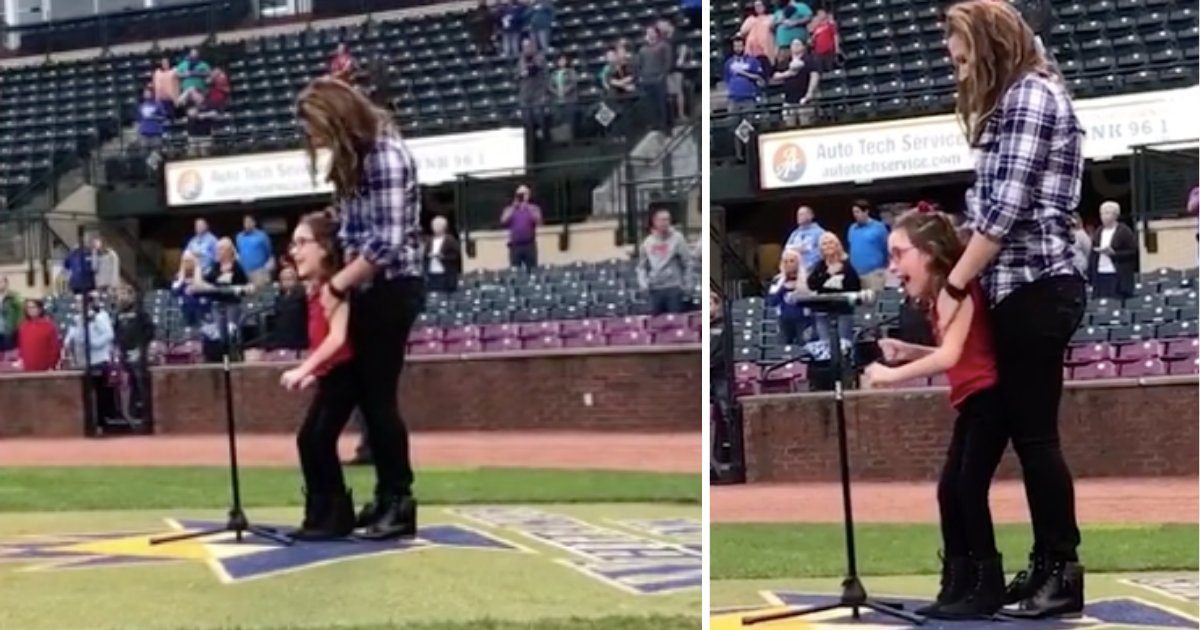 d4 21.png?resize=412,275 - The Brave Girl Becomes A Star at the Baseball Game