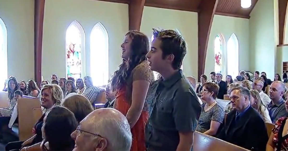 d5 6.png?resize=1200,630 - A Flash Mob Crashes The Church Wedding and the Performance Is Incredible