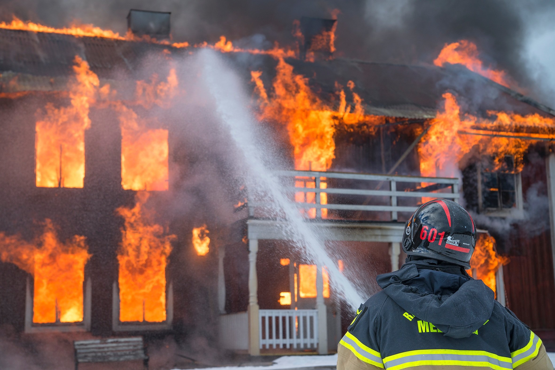 daniel tausis loeqhoa1uwy unsplash.jpg?resize=1200,630 - L'incendie d'une maison d'un petit village de Haute-Vienne tue deux enfants