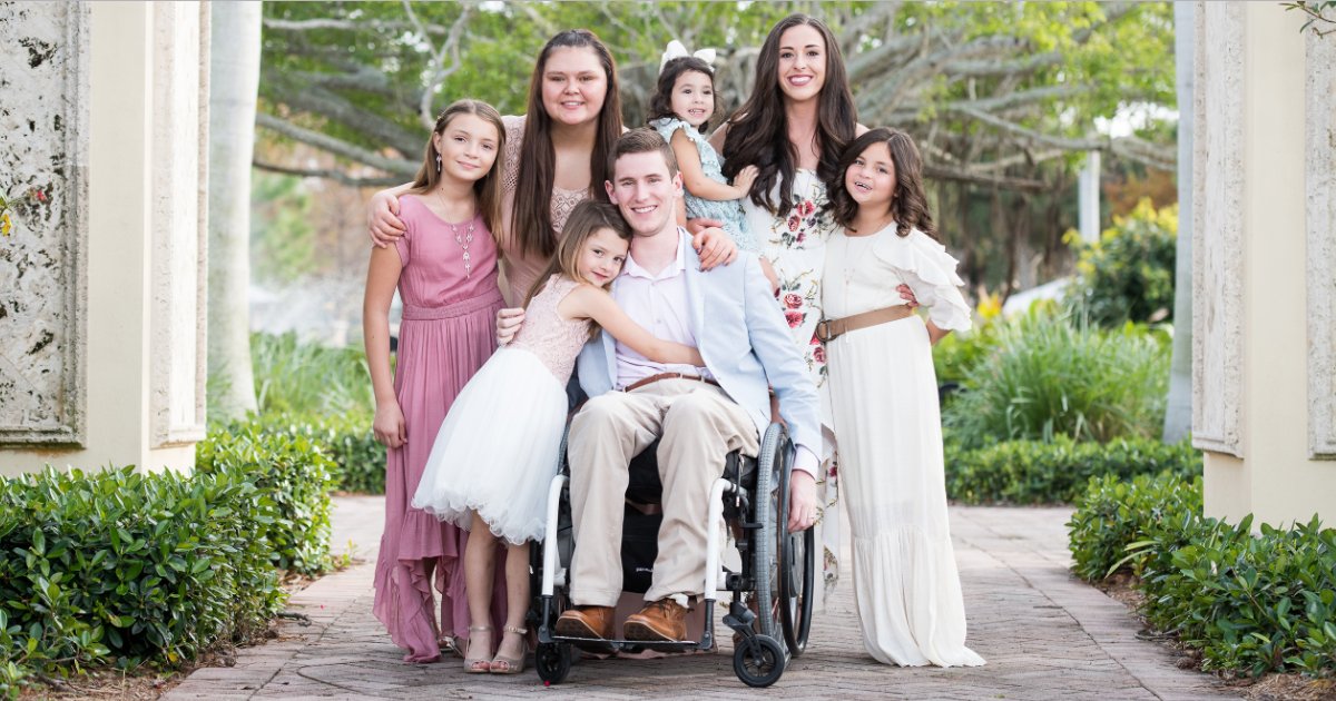 featured image 49.png?resize=1200,630 - A Man Who Was Left Paralyzed From A Football Injury Adopted 5 Daughters After Marrying The Love Of His Life