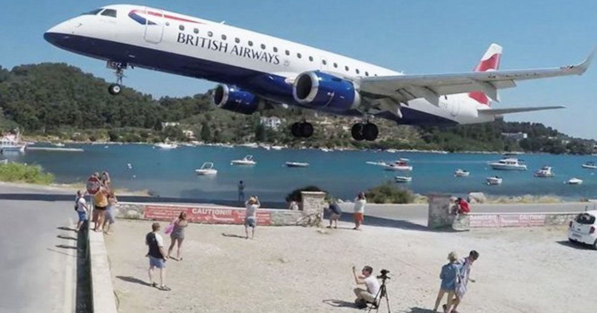 featured image 53.png?resize=1200,630 - A Heart-Stopping Moment Of A Plane Landing Just Few Feet Away From Tourists