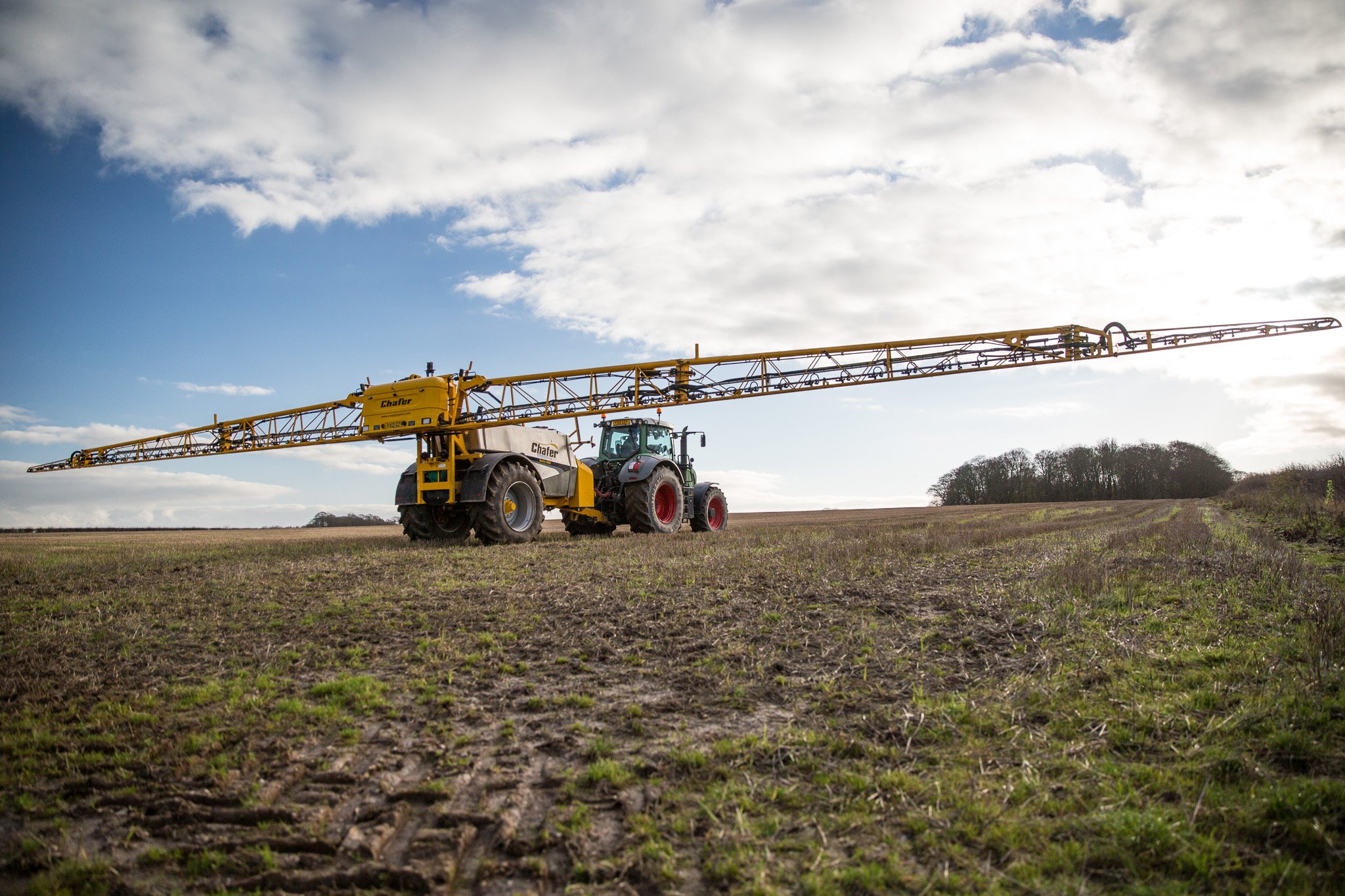 fully unfolded spray boom.jpg?resize=412,275 - L'Autriche interdit complètement le plyphosate, une première