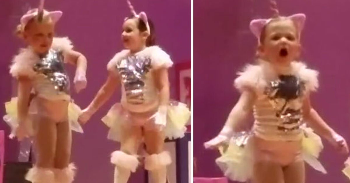 girl yells mid dance.jpg?resize=412,275 - Angry Girl Told Parents Not To Record Her In The Middle Of Her Performance