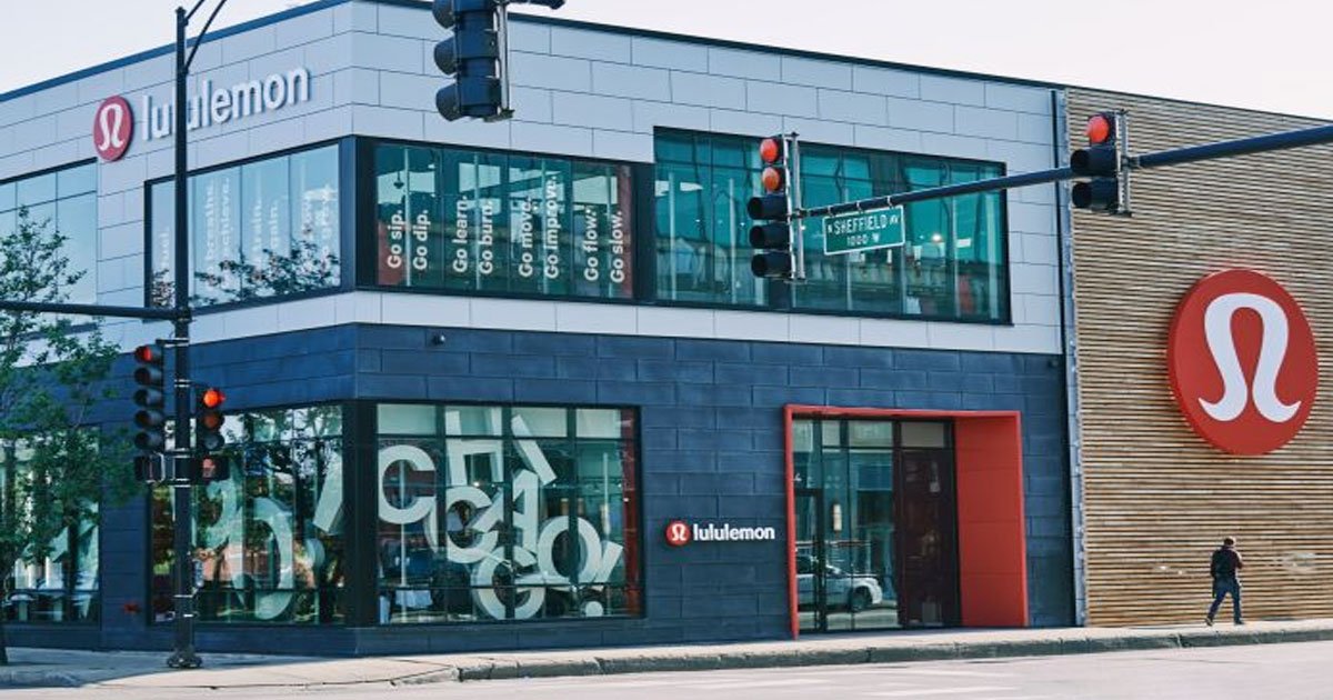 lululemon opened 20000 square foot store in chicago with workout classes and a restaurant.jpg?resize=1200,630 - Lululemon Opened A 20,000-Square-Feet Store In Chicago With Fitness Studios And A Restaurant