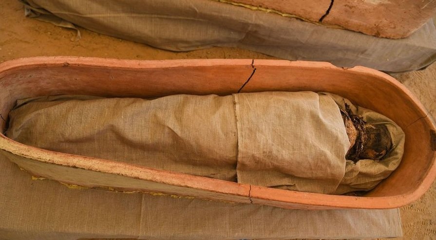 momie 1.jpg?resize=1200,630 - Égypte: Une collection de sarcophages, dont certains avec des momies, découverte dans les pyramide de Dahchour